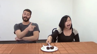 Watch These Non-Ohioans Try To Eat Gross-Ass Cincinnati Chili